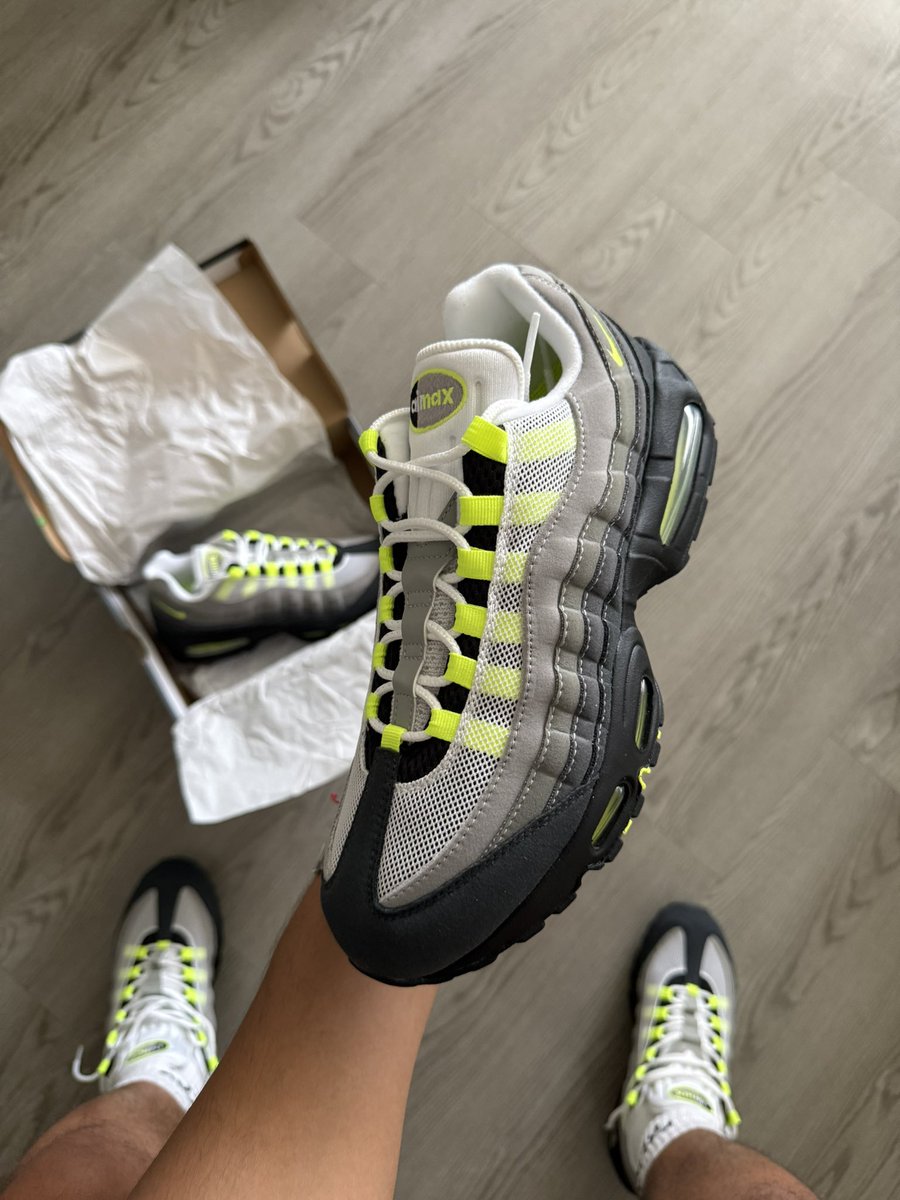19_ave08025's tweet photo. Air max 95 OG Bib bubble Neon 2025
#airmax95ogneon https://t.co/wpElU0ZGl2