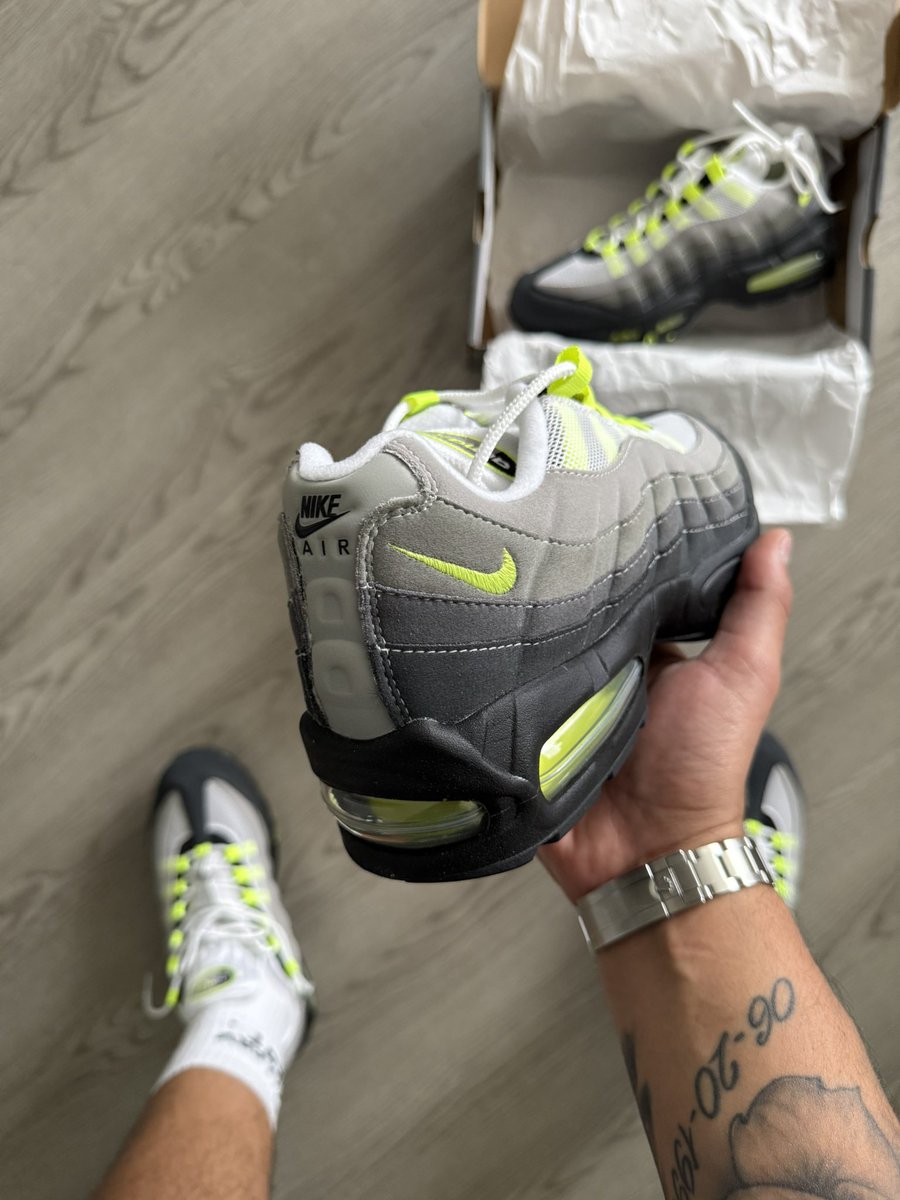 19_ave08025's tweet photo. Air max 95 OG Bib bubble Neon 2025
#airmax95ogneon https://t.co/wpElU0ZGl2