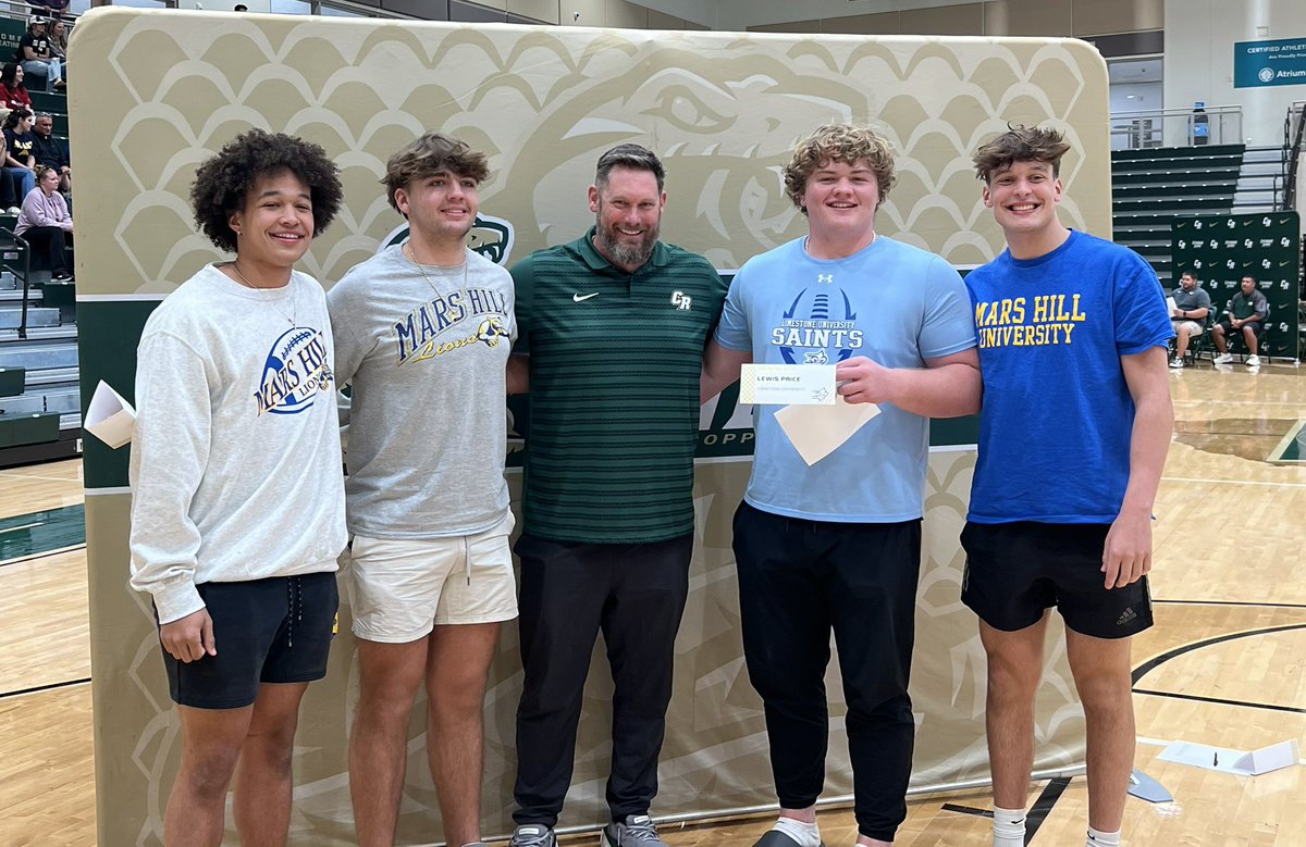 Proud of these guys!!  True examples of #BeTheWHY!  <a href="/MarsHillFootbal/">MarsHillFootball</a> and <a href="/LimestoneFB/">Limestone Football</a> are getting some good ones!