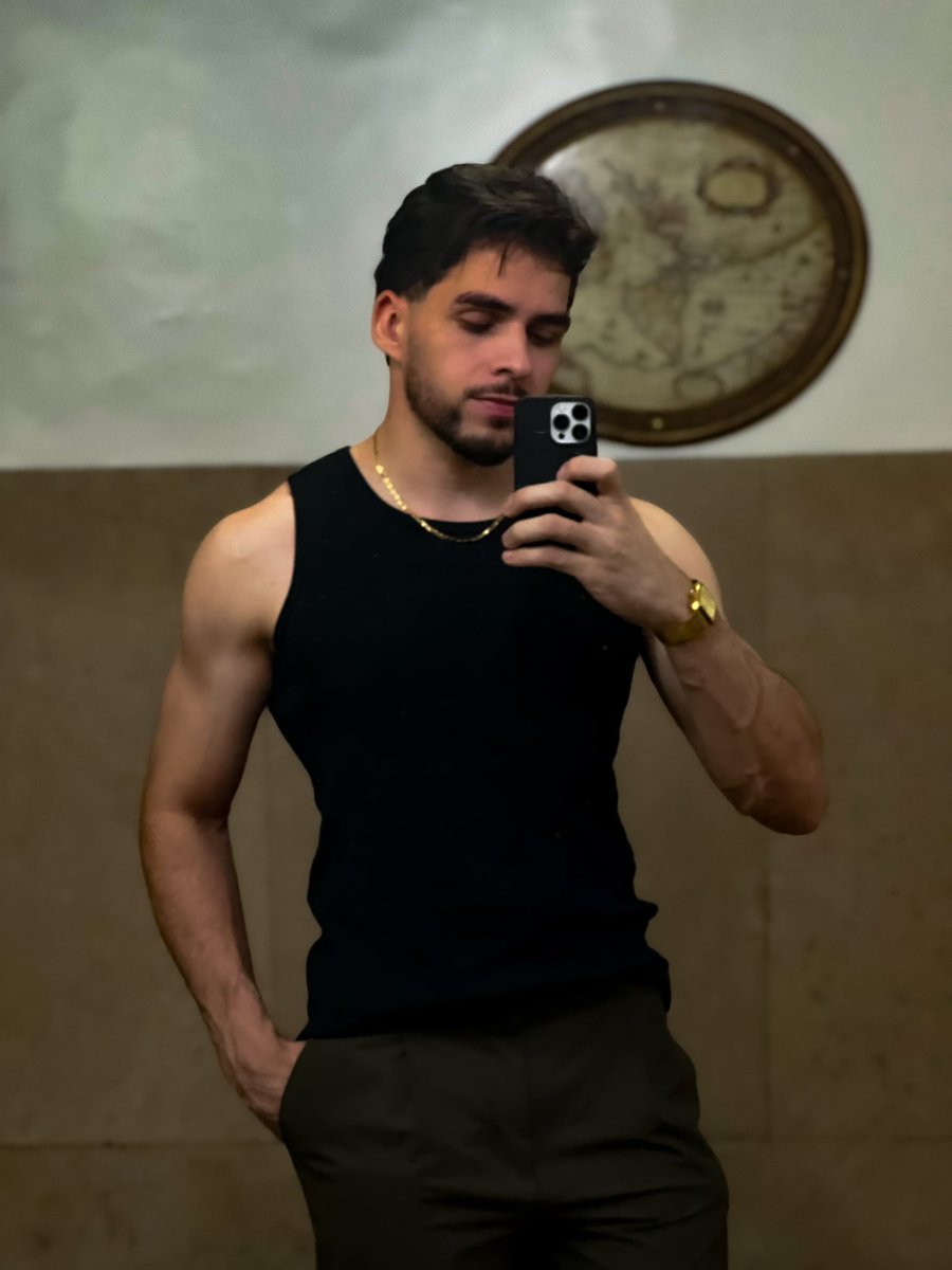 caiooooh tweet media