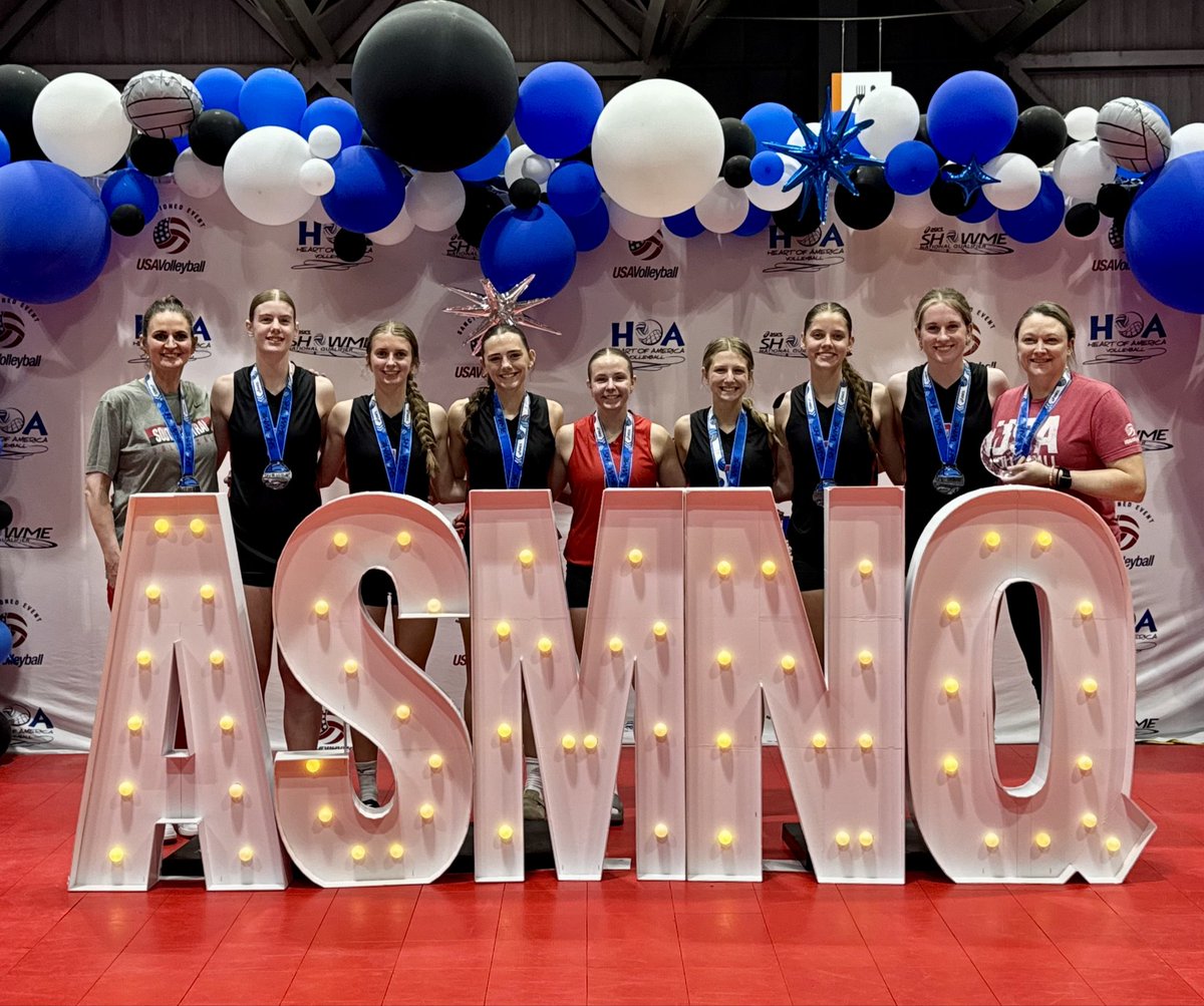 Taking care of BIDness in KC! 
Runner up out of 54 teams to punch their ticket USAV Nationals this summer in Dallas. Great work this weekend ladies! 💪🏻♥️🏐