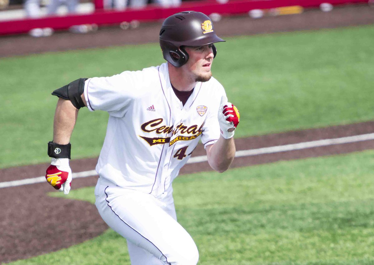 Prout with a two-run double; Chippewas lead, 13-3. 
#FireUpChips