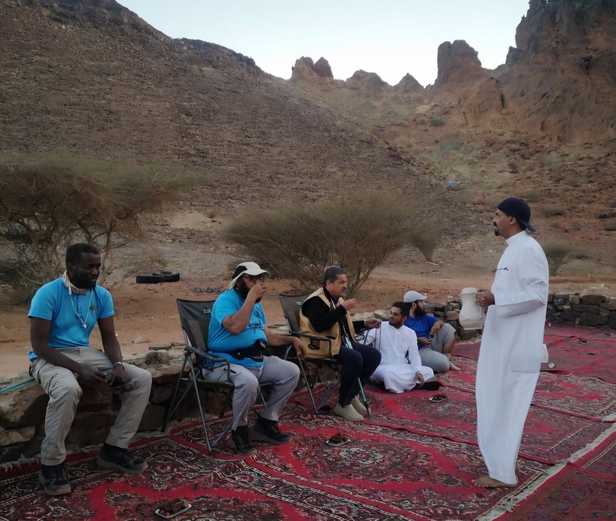 hikingtaibah's tweet image. تشرف فريق #هايكنج_طيبة بمشاركة جمعية المتقاعدين وجمعية توقير كبار السن 
في اقامة رحلة ترفيه في منتزه البيضاء .
بداية مباركة لتعاون مستمر ، لعمل نقلات نوعية لمنسوبي هذه الجمعيات .
@MRAorgsa
@Tawqersa
ملخص الفعالية على قناة الفريق 
youtu.be/zxryyI__79s?si…