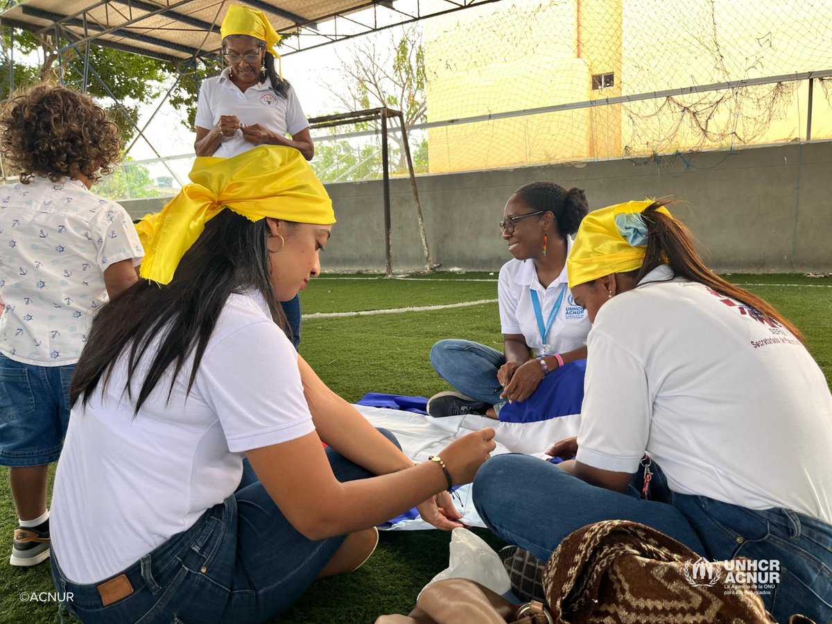 AcnurColombia's tweet photo. 📍Dibulla, La Guajira

Este #9deAbril acompañamos a víctimas del conflicto armado en una actividad simbólica y comunitaria. Con semillas de frijol sembraron esperanza, reflejando su deseo de reconstruir sus proyectos de vida🌱. https://t.co/NA3jONLUOg