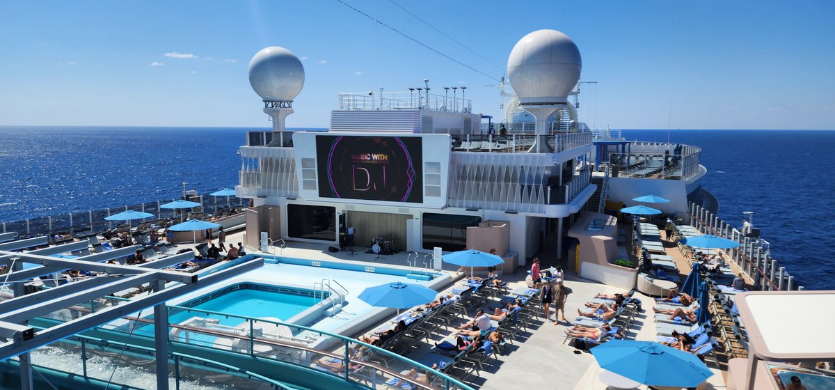 CruiseGuy's tweet image. Beautiful day on @CruiseNorwegian brand new #NorwegianAqua. Additional size on this #PrimaClass plus ship is making quite a difference from #NorwegianPrima #NorwegianViva.