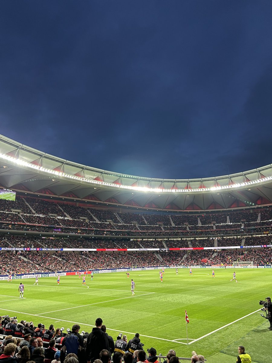 PidgeFitz's tweet photo. Best stadium I’ve ever been to. 

Julian Alvarez with 2 🤟🏻

Atletico Madrid v Real Valladolid 🇪🇸 https://t.co/M0D19InY2O