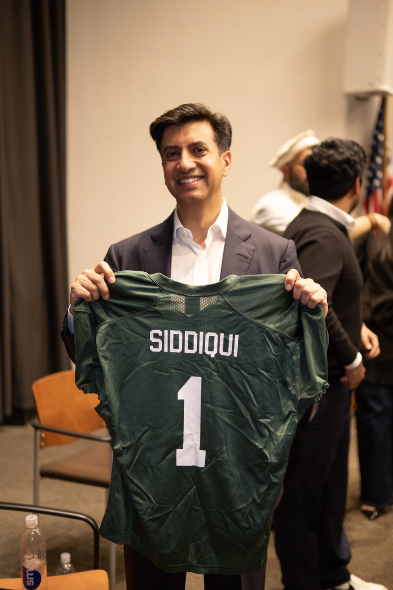 Ivy Future of Pakistan Conference (@ivyfutureofpak) on Twitter photo We gifted our keynote Ambassador Ali Jahangir Siddiqui with his very own Ivy Future of Pakistan Conference customised football jersey!
#ivyfutureofpakistan #ivyfutureofpakistanconference #IFOP2025 <a href="/WajSKhan/">Wajahat S. Khan</a> We gifted our keynote Ambassador Ali Jahangir Siddiqui with his very own Ivy Future of Pakistan Conference customised football jersey!
#ivyfutureofpakistan #ivyfutureofpakistanconference #IFOP2025 <a href="/WajSKhan/">Wajahat S. Khan</a>