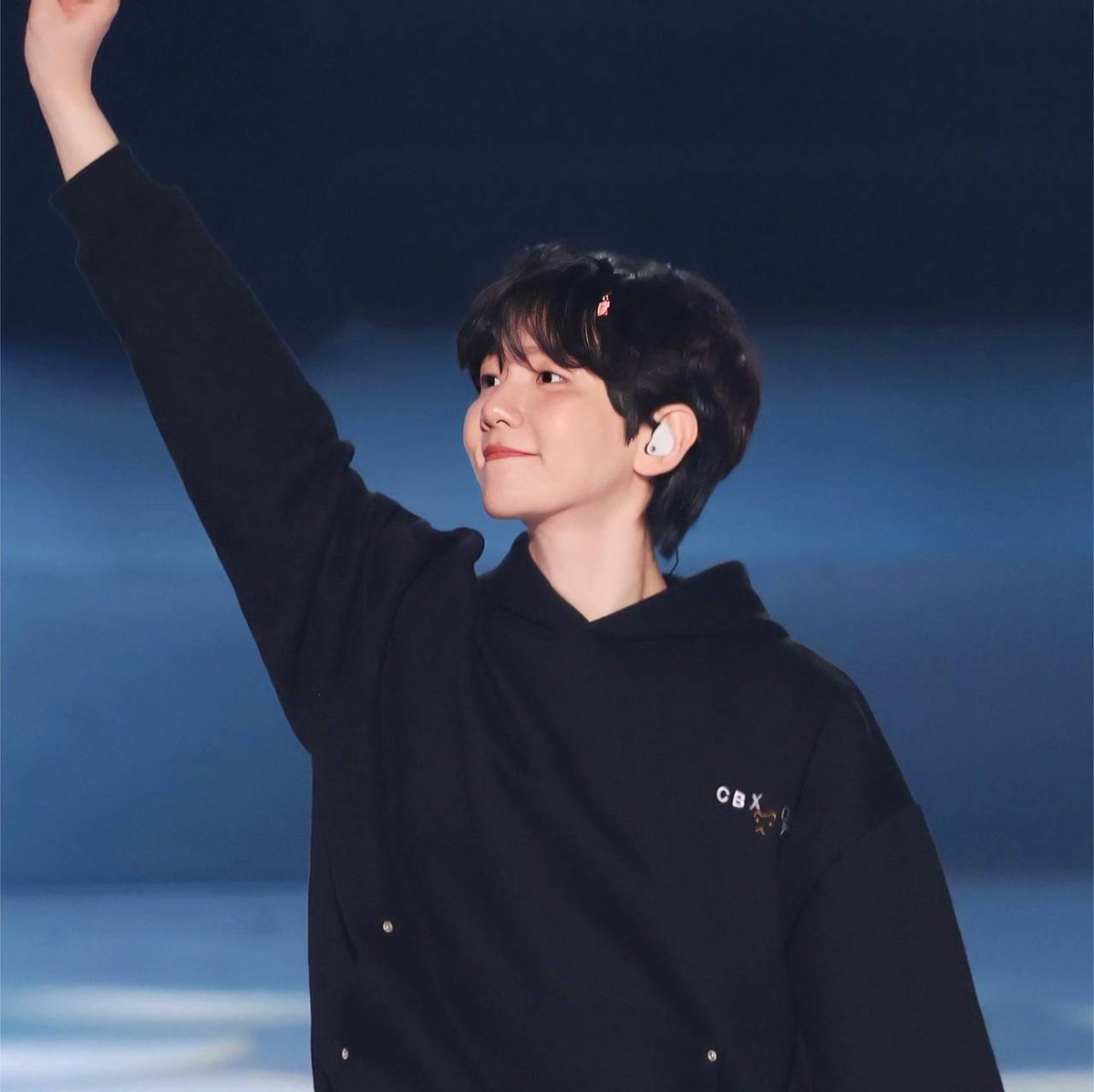 شما یادتون نمیاد 
یه بار سر پروموتای سوپرام ،
 تن به بکهیون گفت :پارک بکهیون 
اون روز شیرینی و شربت بود که می‌ریخت کف تی ال 

<a href="/B_hundred_Hyun/">Baekhyun_EXO</a> <a href="/layzhang/">Lay Zhang</a> 
<a href="/weareoneEXO/">EXO</a>