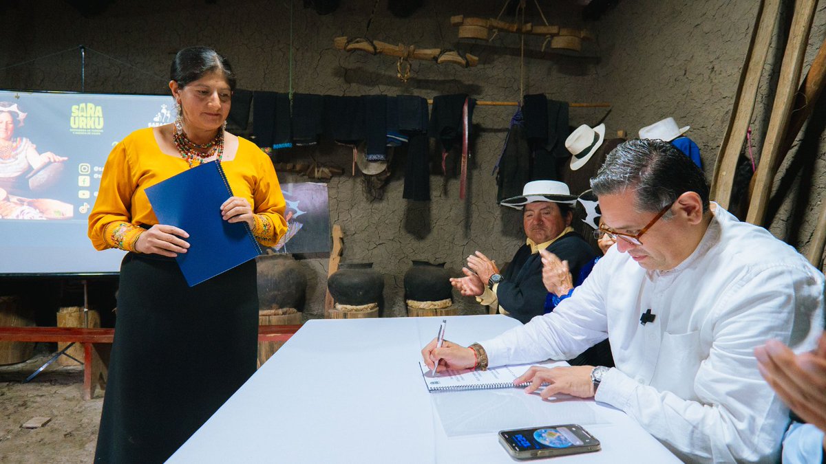 Tuve el honor de ser parte del Ritual de Florecimiento junto a la Red de Turismo Comunitario Saraguro Ricuy 🌱 Una experiencia llena de energía, tradición y orgullo por nuestras raíces.

Conocí de cerca el trabajo de la operadora comunitaria Saraurku, que con muchísimo cariño y