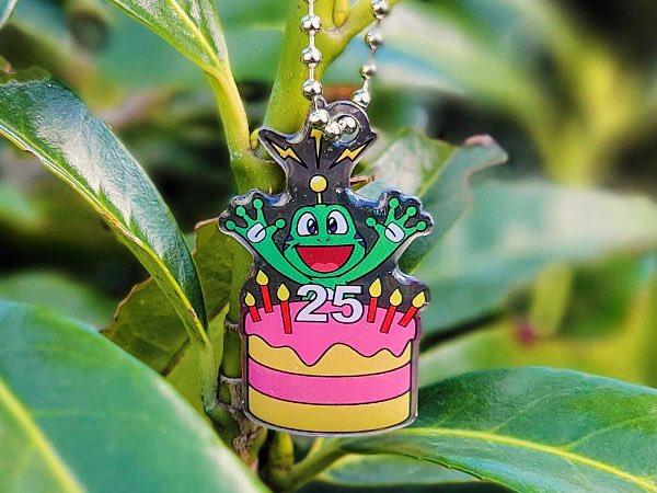 ShopGeocaching's tweet image. We’re excited to celebrate 25 years of geocaching throughout 2025! 

Join us in this group project from our friends at Rainbow Caching, featuring a variety of unique geocoins and these fun trackable tags. 

👉 bit.ly/4idKkV7 👈

#geocaching #geocachinghq #trackable #fun