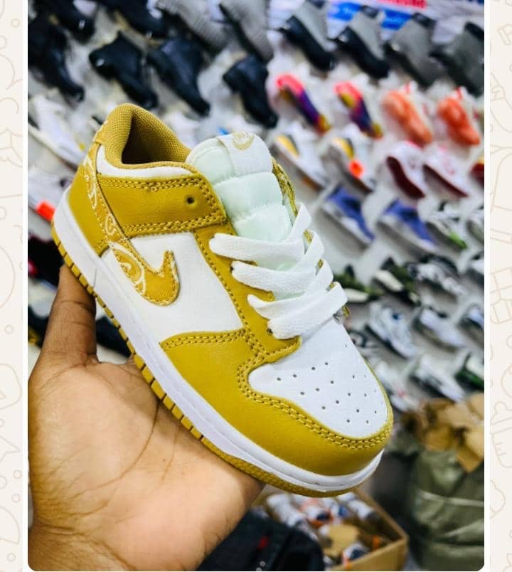 bas_dost7's tweet photo. Good deals all around $15 each for all 4 shoes . Please retweet my customer could be on your TL ,DM for details .
Harare Dealz pabasa https://t.co/HDoutx4Znv