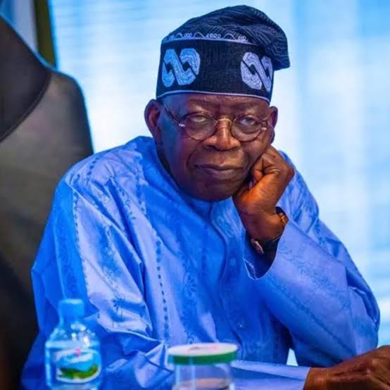 _pride_____'s tweet photo. Pov: tinubu looking at #cebex  investors 

Has country hard Una get Mind dey invest in to ponzi scheme https://t.co/urpo5NBthd