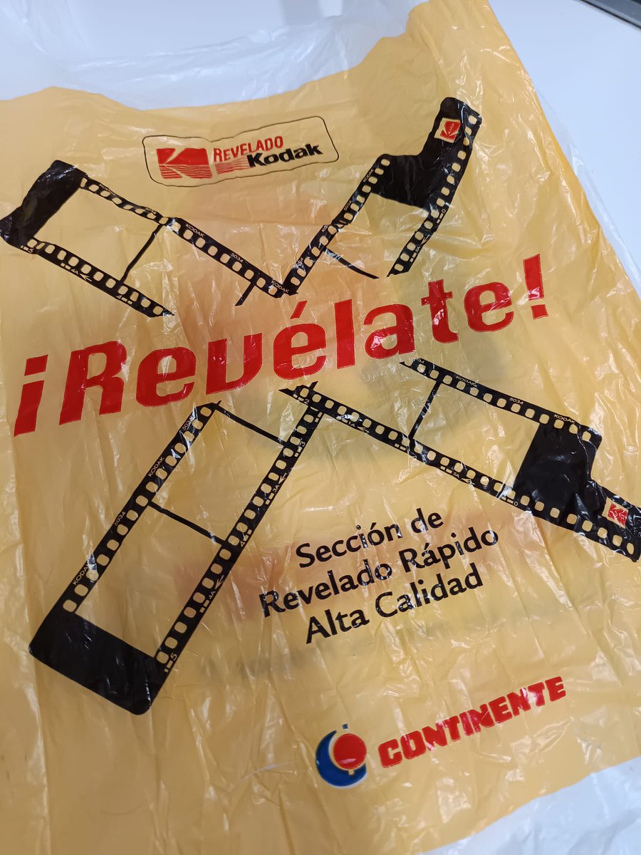 Creo que lo de acumular y guardar bolsas, definitivamente se le ha ido de las manos a mi madre..