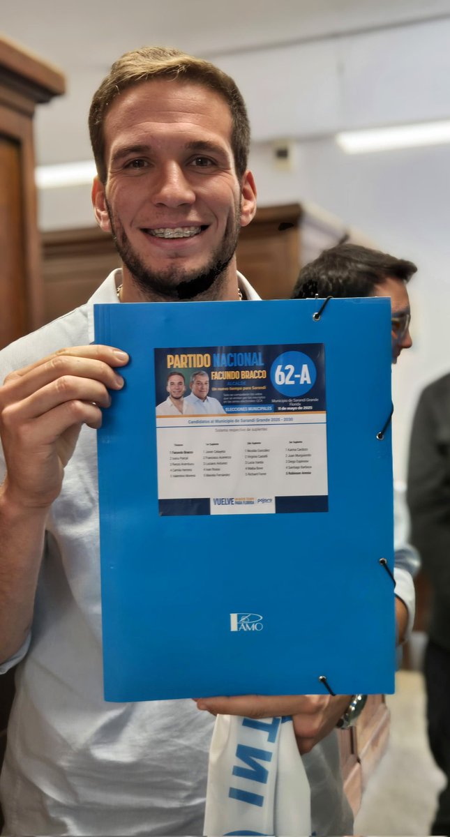 FacuBraccoo's tweet photo. Presentamos nuestra lista frente a la oficina de la corte electoral.
Con la misma alegría que comenzamos este camino y con la que pretendemos llevar a cabo nuestro trabajo.
Así como también con mucha dedicación y esfuerzo.
Los invito a sumarse a este gran equipo de trabajo.
62-A https://t.co/mtiHDEWPTG
