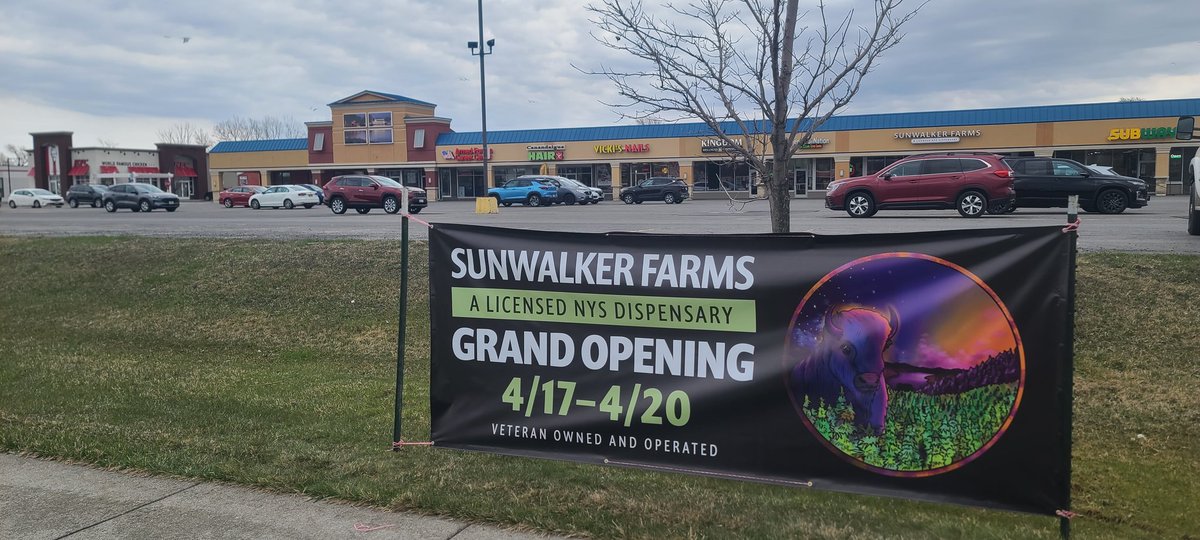 SunwalkerFarms's tweet photo. See you this week at the grand opening!
🗽🔥

Music:
4/19
Members of the @mustardtigersmusic

4/20
@felix_free_

Food:
Exclusive Munchie Menu from @riotomatlan
*Rio will deliver to dispensary 

More details are coming soon!

#canandaigualake #sunwalkerfarms #fingerlakes #newyork https://t.co/nuWTLxqMUy