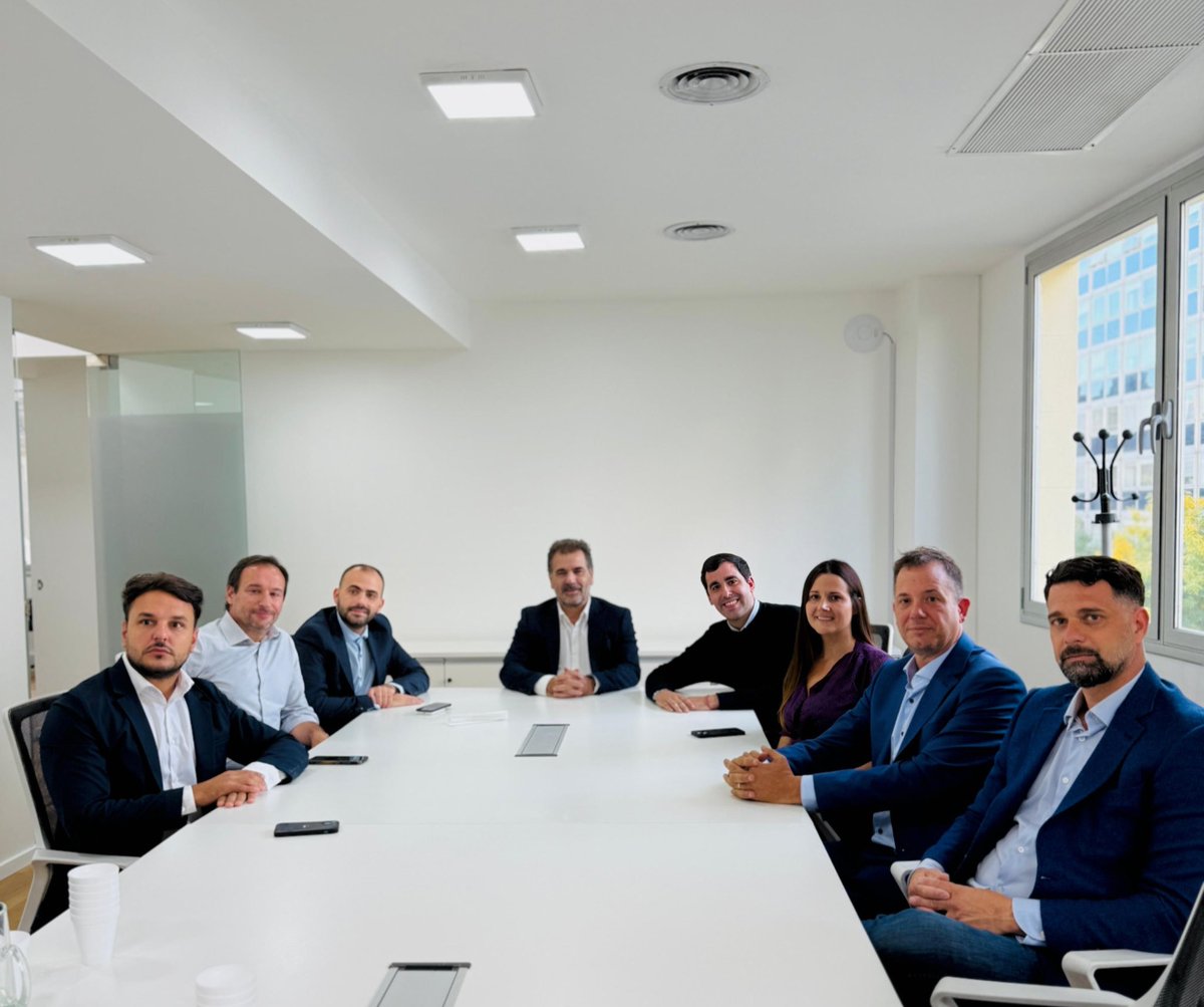 Junto a los Concejales del PRO de La Plata nos reunimos con el Presidente de nuestro partido en la Provincia de Buenos Aires <a href="/cristianritondo/">Cristian Ritondo</a>. El PRO está más fuerte y unido que nunca en la ciudad.