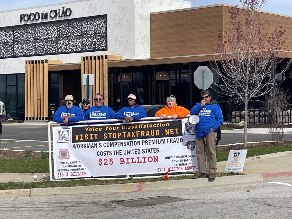MidAmCarpenters's tweet image. Tax Fraud Days of Action are here! MACRC members are out in every corner of our jurisdiction this week raising awareness about tax fraud in the construction industry, which is estimated to cost the US $10 billion annually! Today members and Reps were out in Will County (#Local174