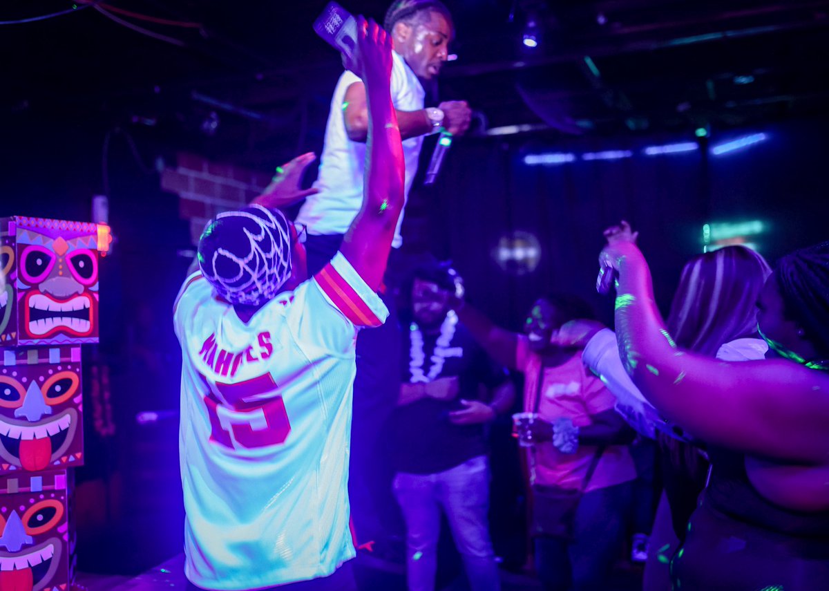 LinkUpParadise's tweet photo. 🚨LIVE PERFORMANCE DEPARTMENT🚨

Hey guys, The Recap AND Extended Recap is now available.

Take a look at how a variety of artists &amp; entrepreneurs unified under 1 roof. We truly turned the place into paradise for1  night!

Link: https://t.co/KVe00Uc6Fm

LINK UP 2.0 📲🏝️🍊 https://t.co/PvvBPdL0O8