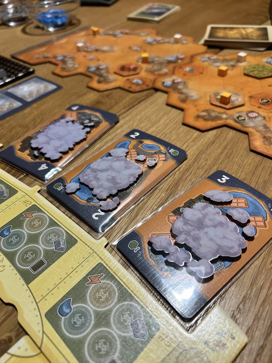 No Ordinary Meeple 🙋🏻‍♂️🙋🏻‍♀️ tweet media