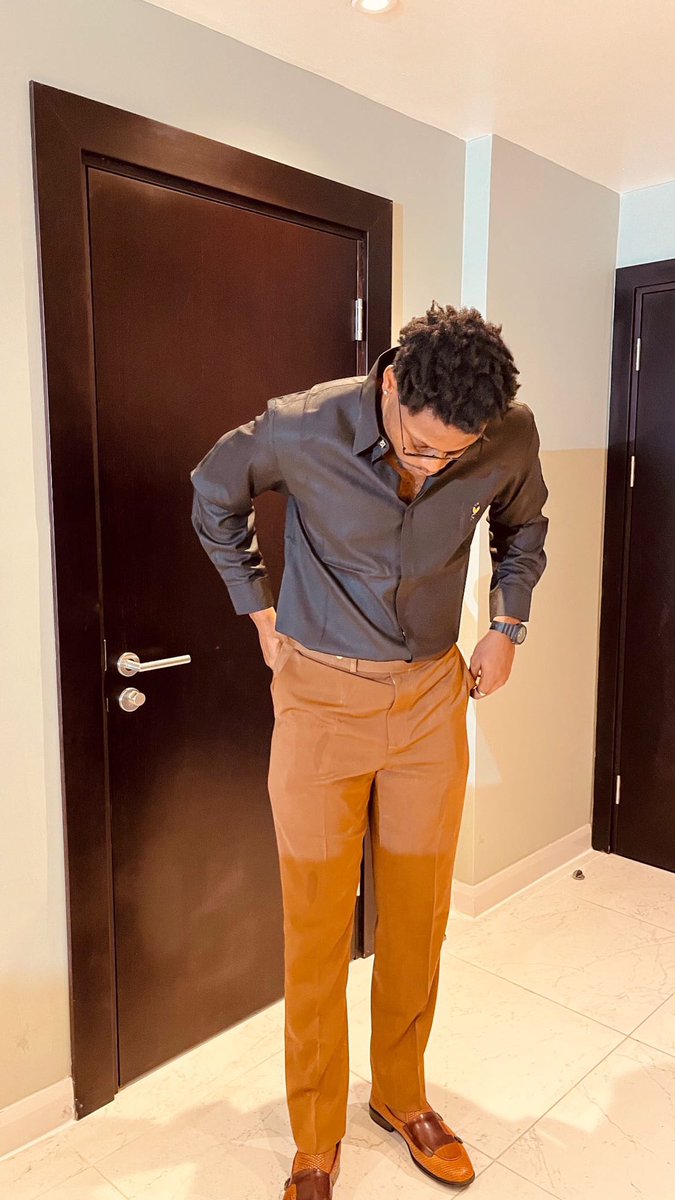 Trybzng's tweet photo. No need for introduction when the fit is prestigious and the aura is unmatched. https://t.co/UAEa87VoWN