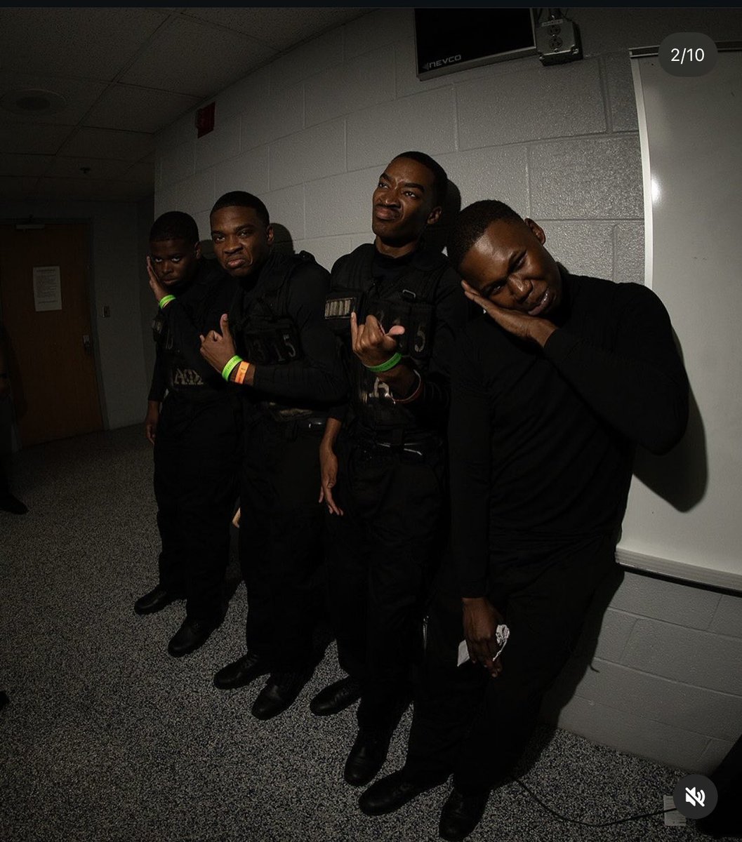 loltryagainbih's tweet photo. Yall brother not better than mine!!! Im so proud of him i been crying since yesterday 😭😭 https://t.co/Sx0Zu2eNkq