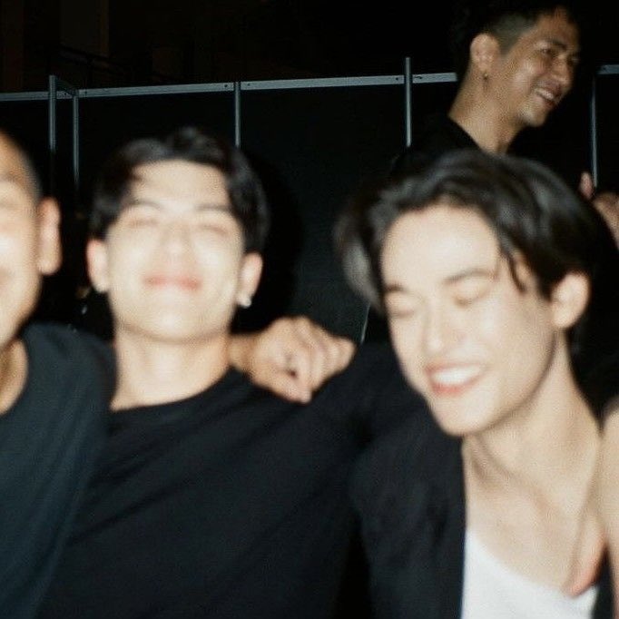 baebyseptember's tweet photo. #JossGawin AU

Josse &amp; Galwin, typical pasangan yang ngawur banget. Josse, Si kalem tapi tukang jail dan Galwin, maju-lo-setan vibe yang berani tantrum ke pacarnya. https://t.co/07ZdgAKLGO