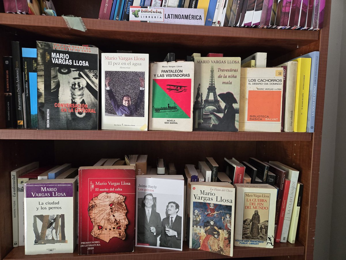bibliocactus's tweet photo. @jorgeramosnews Nuestro homenaje al gran #MarioVargasLlosa https://t.co/EfHu783Hls