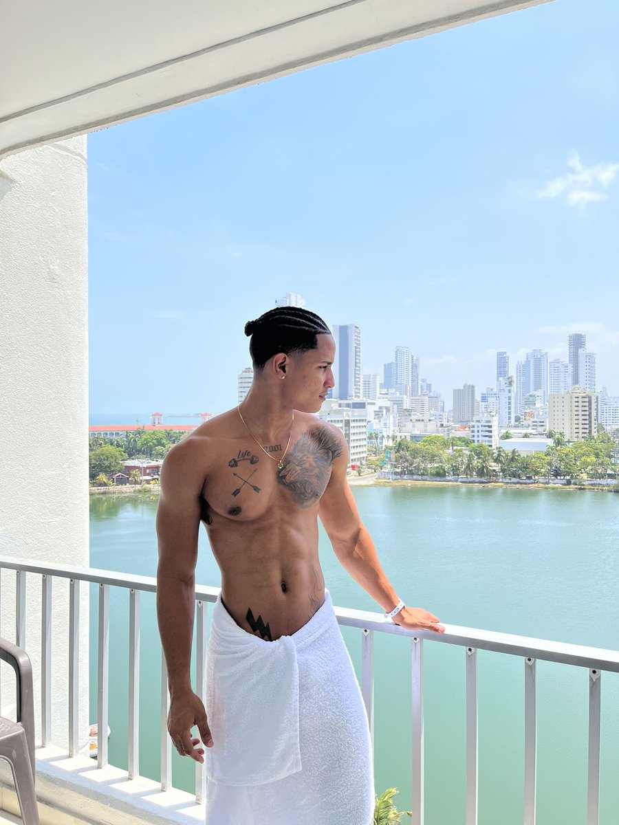 Hay lugares donde uno se queda y lugares que se quedan en uno 😏🥵