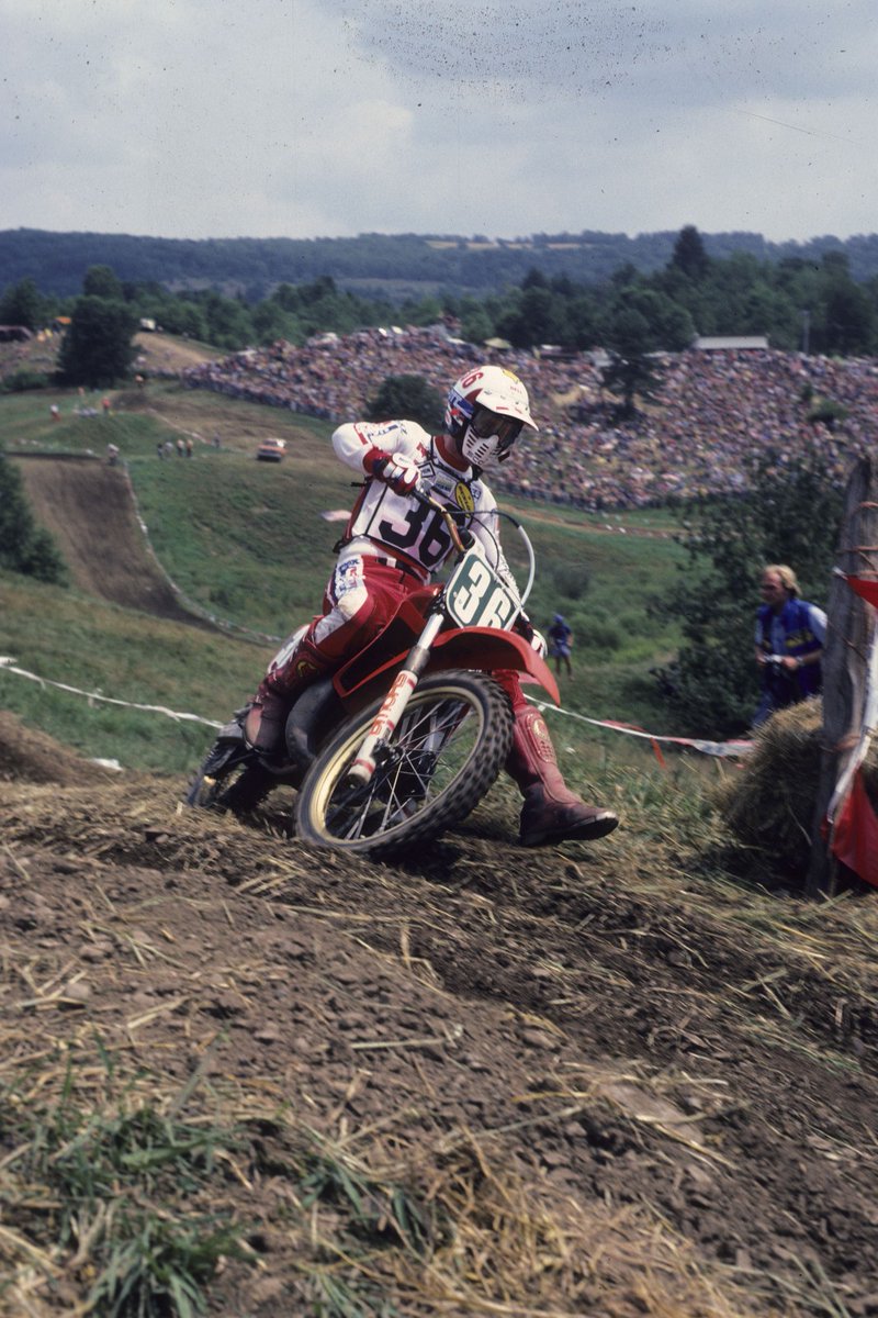 As soon as I seen this I got a flash back of in 1981 when I went to Kelly's Motorcycle shop in Brampton Ontario, 
There was a KX80 in the fenced area waiting for repair full of fresh mud mixed with straw from the Hay Bales. 
 It's bad enough we lost the real sound of #Motocross,