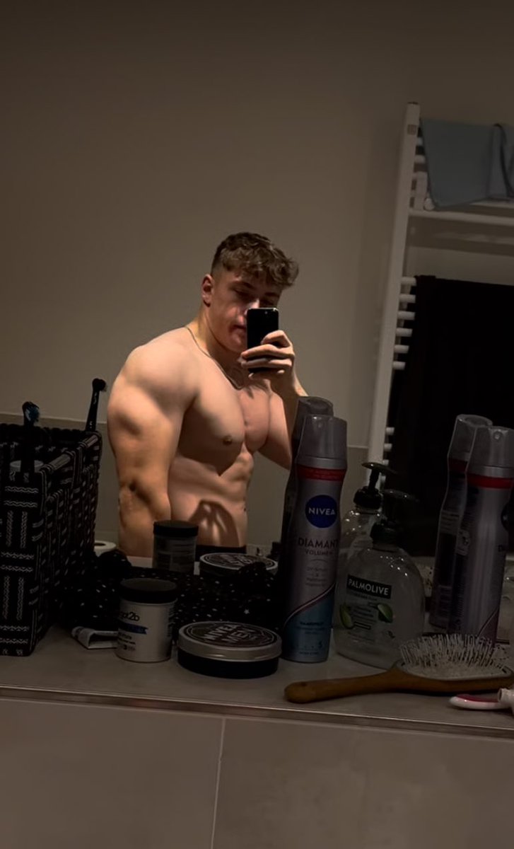 Worship my muscles💪🏼😈

RT if I make u weak😈

#slave #muskeln #german #teen #master #geld #paypig #muscle #abdrücken #bizeps #zahlschwein #worshipme #cashfag
#alphamode