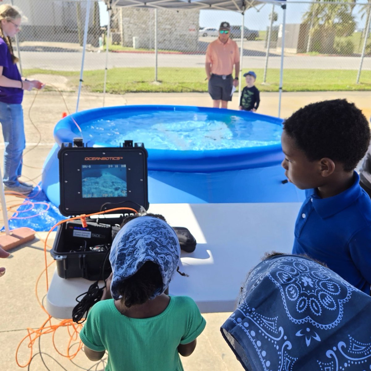 FGBNMS's tweet photo. Over 250 people visited our Open House on Saturday! It was a pleasure to share so much about @FGBNMS with so many interested people. #GetIntoYourSanctuary #ROV #ReefMonitoring
A big thank you to our many volunteers, as well. We couldn't have done this without you! #Volunteers https://t.co/C6O6G22lJe