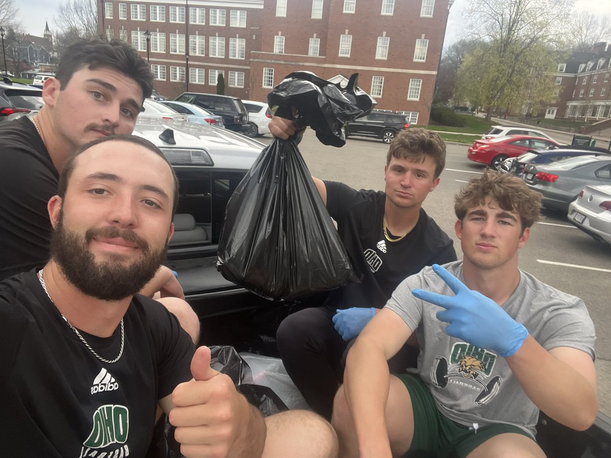 Operation Clean Athens! 

The team got together today to help clean up the Athens community 😸

#OUohyeah