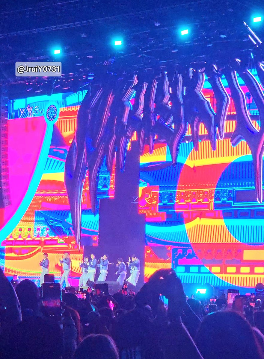 JRuiY0731's tweet photo. Hilo de las fotos del dominATE que tenía en mi celular ahora que puedo verlas sin llorar 🥲🔥

#SKZinChile
#PerdidosEnChile
#dominATE_SANTIAGO 
@Stray_Kids https://t.co/rOtjNGj3TG