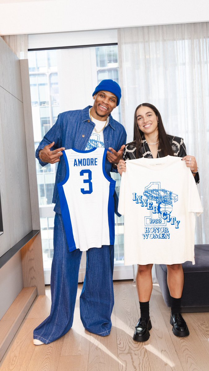UofKbbn's tweet photo. #bbn #kentuckybasketball #kentuckywildcats #weareuk #nike #eybl #nikeeybl #3ssb #nxtpro #espn #fieldof68 #foxsports #wnba #nba #markpope #ballislife #CollegeBasketball #wps https://t.co/NIDgA2ox5H