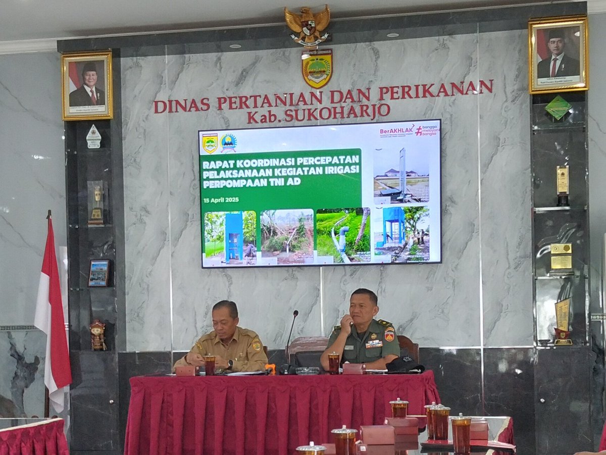 distankanskh's tweet photo. Koordinasi Pelaksanaan Irigasi Perpompaan dengan Dandim 0726 Sukoharjo. Dipimpin oleh Kabid PSP dan Kasdim 0726 Sukoharjo. @sukoharjo_kab @DistanbunJateng @Ditjen_TP_News https://t.co/kZ6yujZGmf