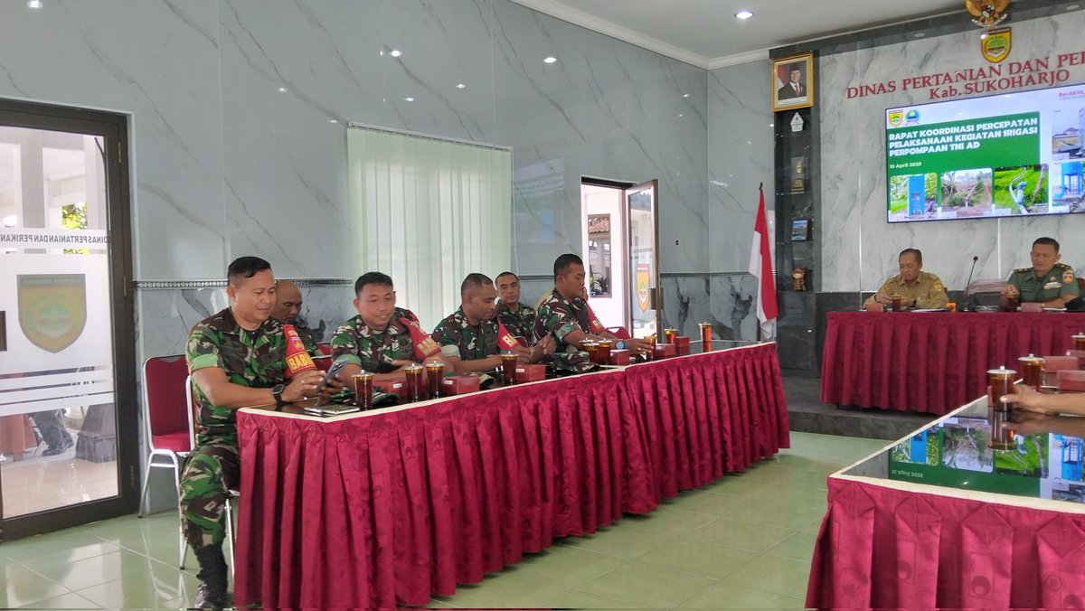 distankanskh's tweet photo. Koordinasi Pelaksanaan Irigasi Perpompaan dengan Dandim 0726 Sukoharjo. Dipimpin oleh Kabid PSP dan Kasdim 0726 Sukoharjo. @sukoharjo_kab @DistanbunJateng @Ditjen_TP_News https://t.co/kZ6yujZGmf