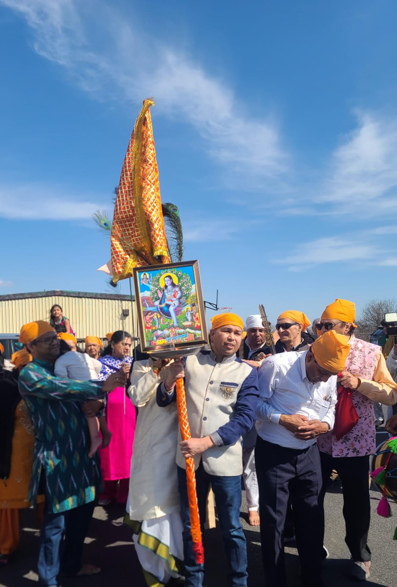 HinduSamajTempl's tweet photo. Hindu Samaj Temple extends thanks to all devotees,volunteers &amp; sponsors for their participation &amp; dedication to make "Baba Balak Nath Ji ka Chaala" a successful devotional event. Devotees chanted Baba ji's bhajans &amp; danced in excitement and enthusiasm. Jai Baba Balak Nath ji 🙏 https://t.co/5BJDqubDnw