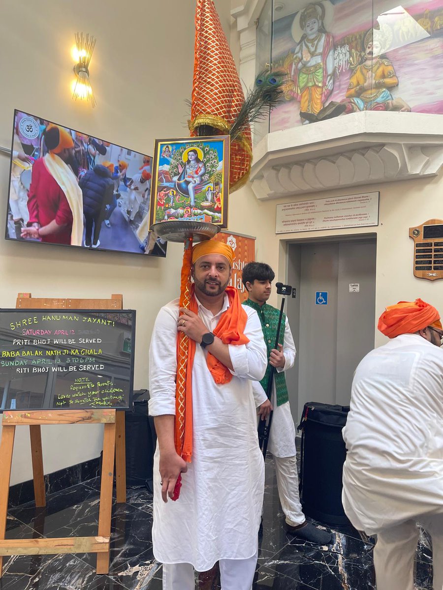 HinduSamajTempl's tweet photo. Hindu Samaj Temple extends thanks to all devotees,volunteers &amp; sponsors for their participation &amp; dedication to make "Baba Balak Nath Ji ka Chaala" a successful devotional event. Devotees chanted Baba ji's bhajans &amp; danced in excitement and enthusiasm. Jai Baba Balak Nath ji 🙏 https://t.co/5BJDqubDnw