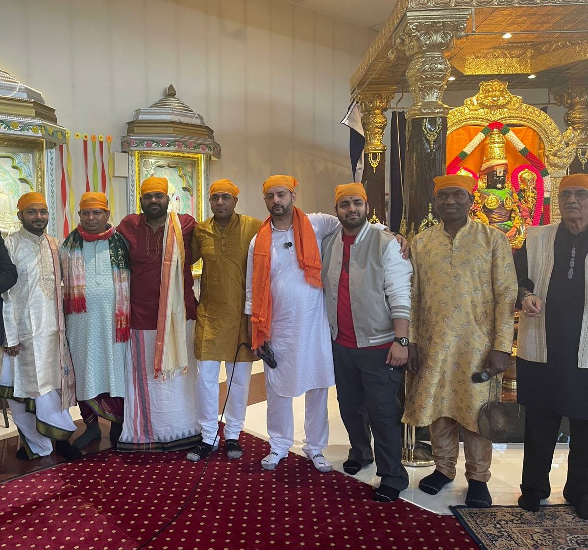 HinduSamajTempl's tweet photo. Hindu Samaj Temple extends thanks to all devotees,volunteers &amp; sponsors for their participation &amp; dedication to make "Baba Balak Nath Ji ka Chaala" a successful devotional event. Devotees chanted Baba ji's bhajans &amp; danced in excitement and enthusiasm. Jai Baba Balak Nath ji 🙏 https://t.co/5BJDqubDnw