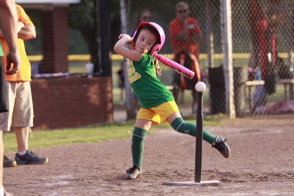 BellaCross2027's tweet photo. ♥️🥎 little Bella with long socks 🤣 #babyballer https://t.co/WXEMIzwl6h