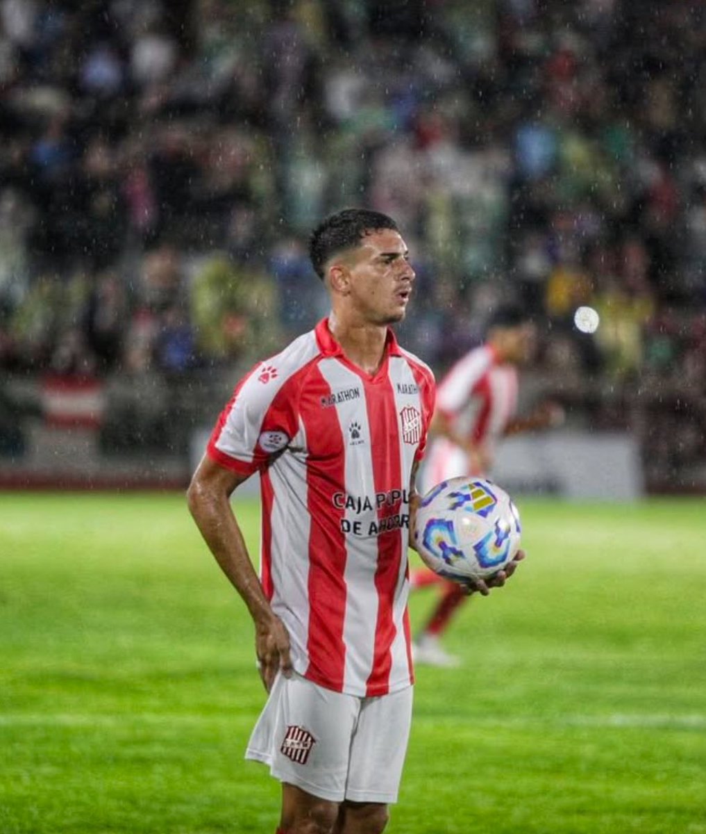 ⚔️🌟 Federico Murillo es el '4' con más gambetas completadas/90' [1.8] y más duelos atacantes ganados/90' [2.8] en la Primera Nacional 2025.