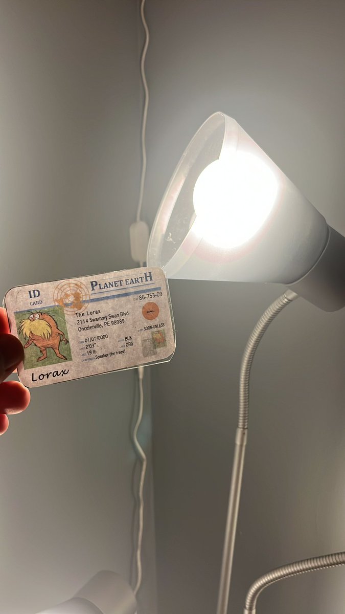 GL512055APES's tweet photo. In my house, we use LED lights as they are more energy efficient that the old lightbulbs. Even though the sticker price is higher, it saves you much more money down the road. #apesenergy @franklinlorax https://t.co/ceDV7OKB88