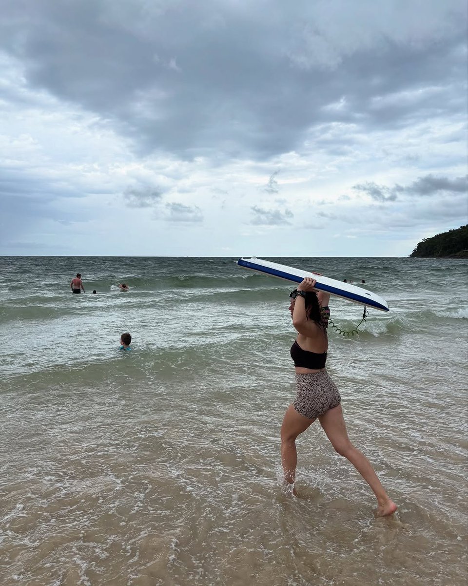 Is it true men secretly like older women but won’t admit it? 🤔