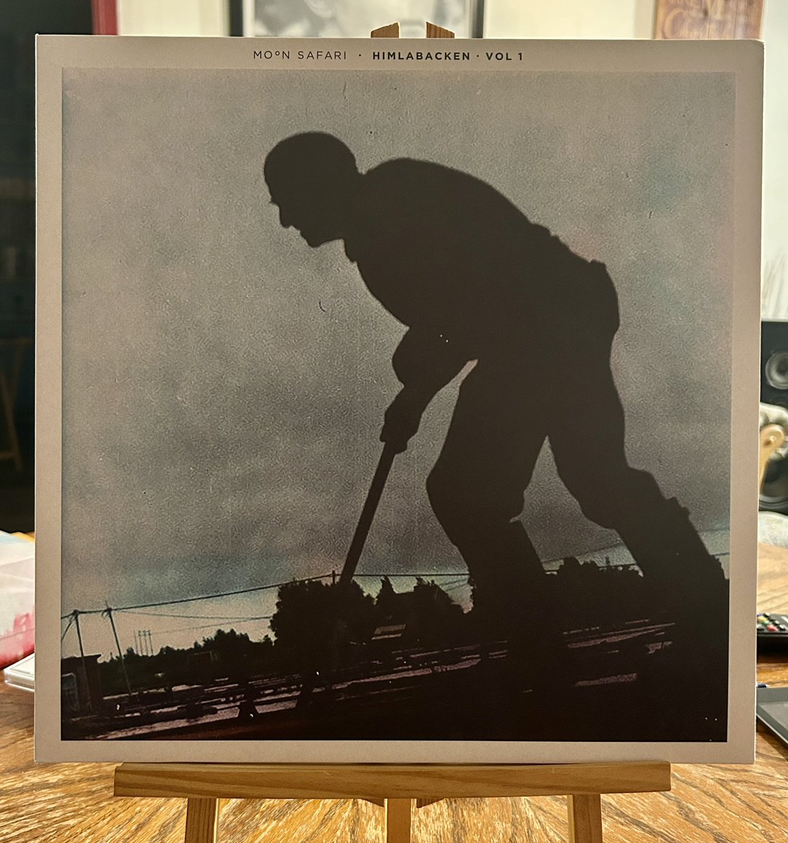 Similitude of Prog tweet media