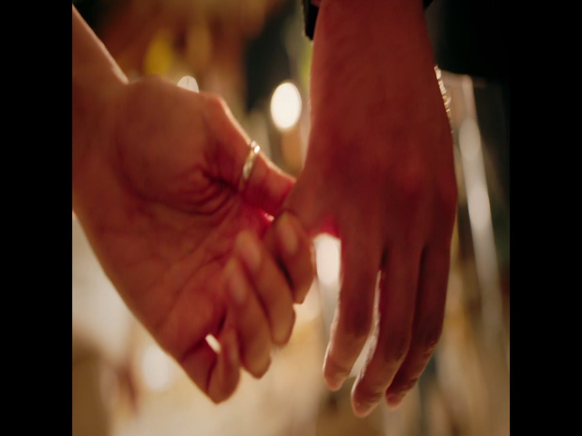 WittyKittyVixxy's tweet photo. Some hands arenβt meant to be held! #ConditionalSupport #WhenTheGoingIsGood #AyeshaSingh @adnan_abkhan https://t.co/AwH5AgtTaG