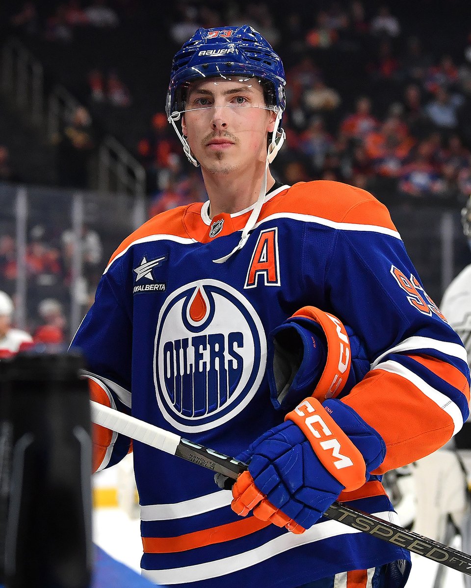 Headed to the second 

📺: <a href="/SportsOnPrimeCA/">Sports on Prime Canada</a>
📻: <a href="/CHED880/">880CHED</a>

#LetsGoOilers