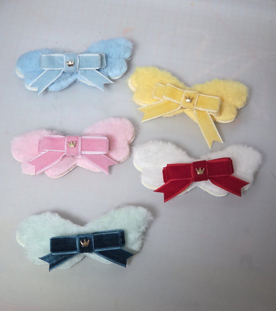 [스밍이벤트]
플리계면 누구나가능!
므메미무키링용 리본날개 드립니다~!(믐이들은 드릴수없어요😢)
인형에도 착용가능
수작업으로 만드는거라 발표후 제작기간이 소요됩니다🙏

💙방법 : rt참여
💜인증방법 : 당첨발표후 개별확인
💗발표일 : 4/20(일)
❤️5종류중 2개택
🖤반택비는 제가 부담합니다😉