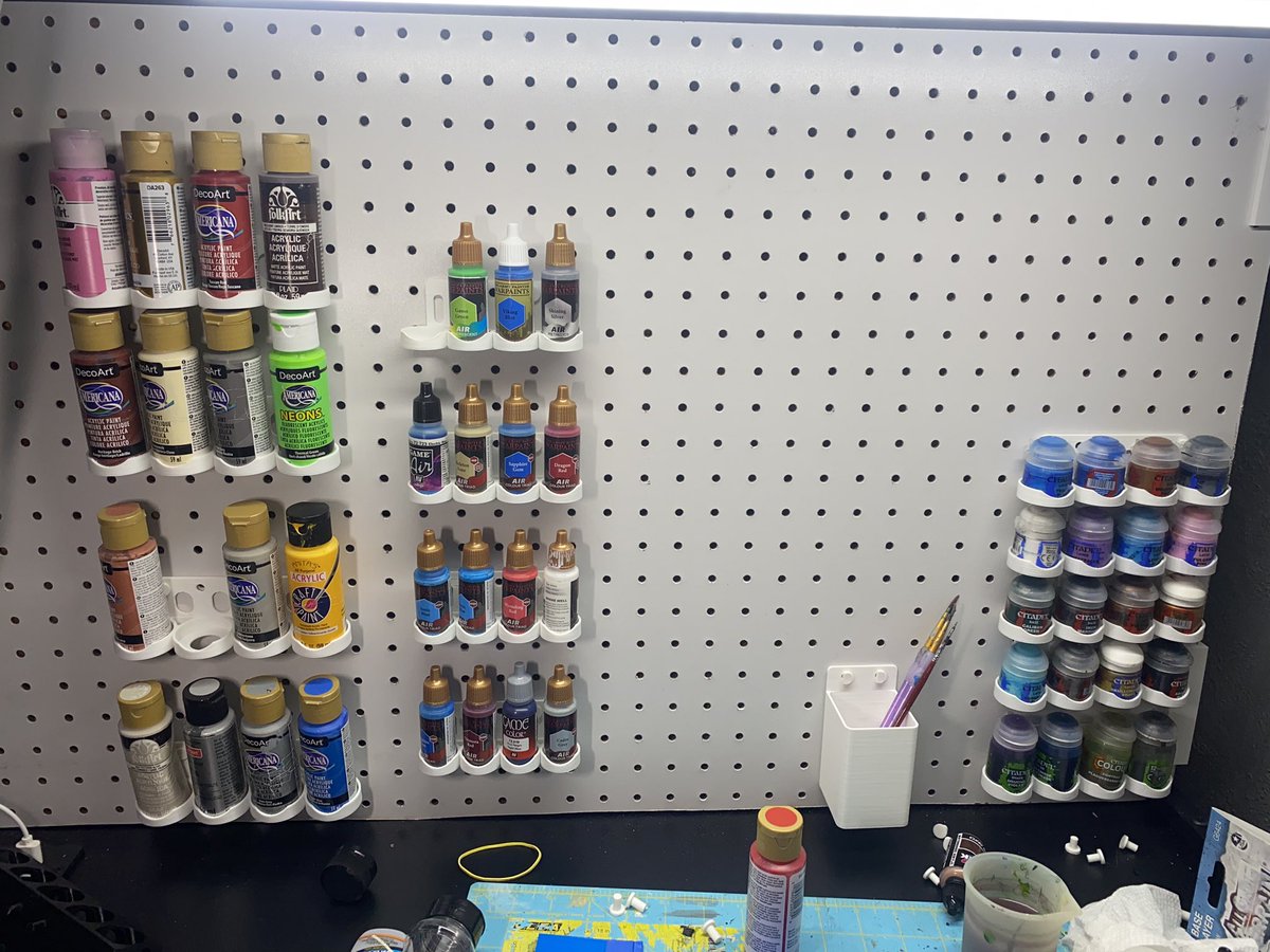 kwalddesign's tweet image. Not really happy with the existing files out there, I designed some paint holders for my pegboard. Hopefully have the files up later this week on Cults.