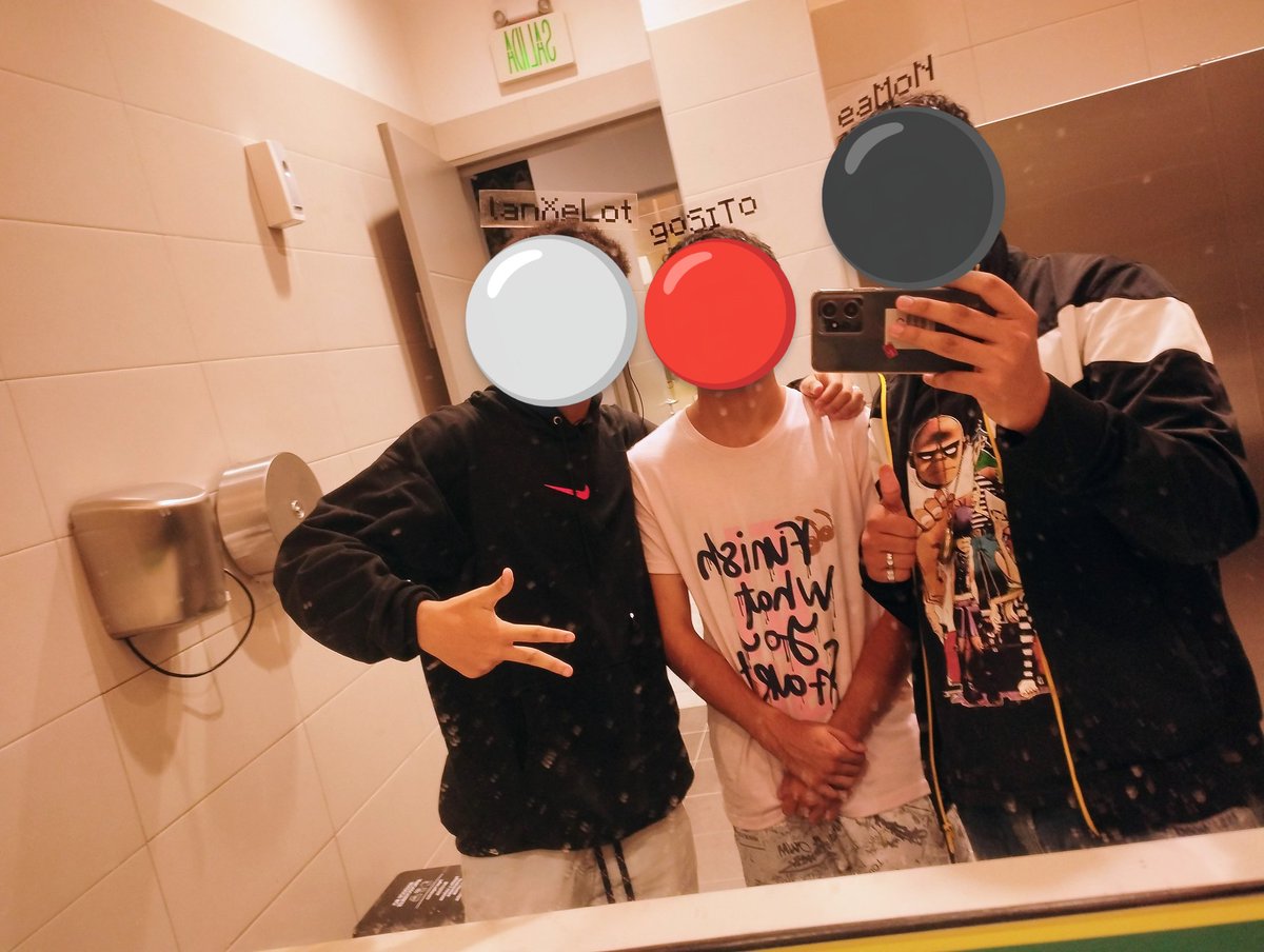 Yo y los panas cuando fuimos a ver Minecraft