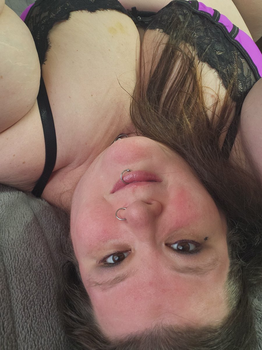 Skarlitluv's tweet photo. Come play with me . . . https://t.co/cWymOHXSy3